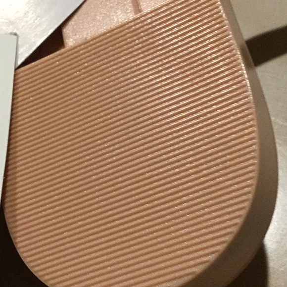 New Slippers - Picture 7 of 8